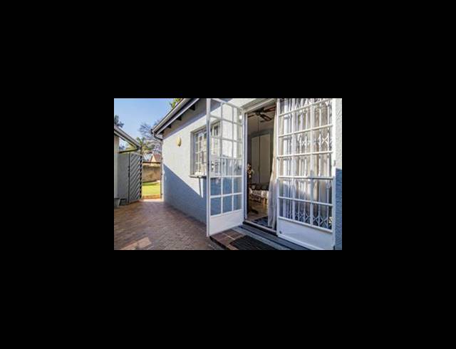 5 BEDROOM FREESTANDING FOR SALE IN GLEN MARAIS